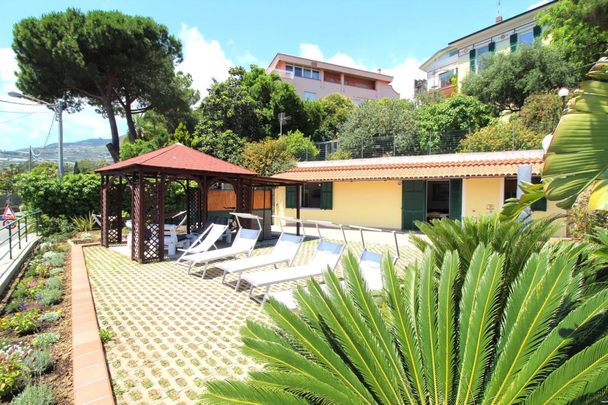 La Pace, Il Sole, Il Mare - Sanremo Casa Indipendente Vista Mare, Posto Auto Privato, Ampio Spazio Esterno Attrezzato, A Pochi Minuti Dalle Spiagge Екстер'єр фото