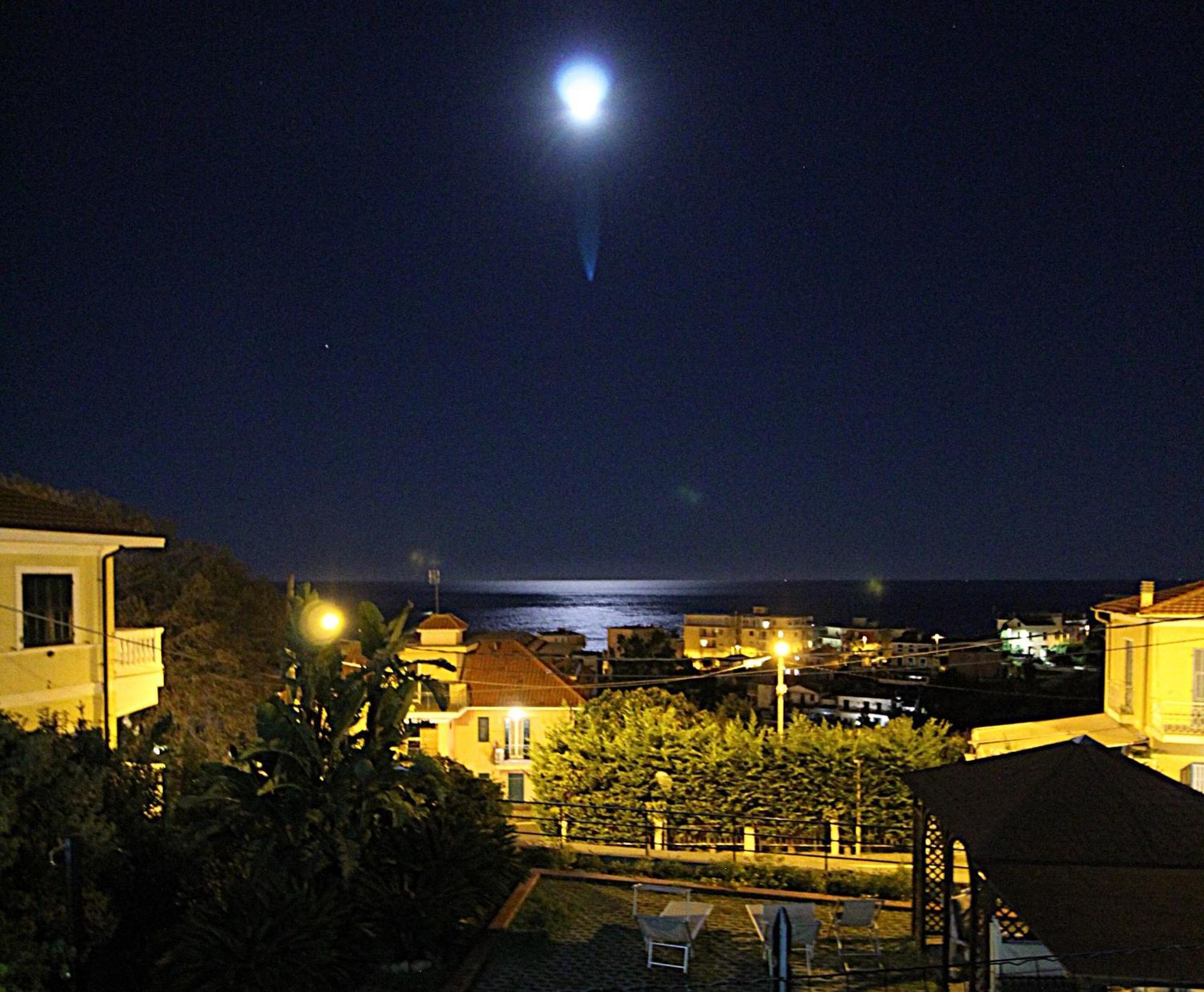 La Pace, Il Sole, Il Mare - Sanremo Casa Indipendente Vista Mare, Posto Auto Privato, Ampio Spazio Esterno Attrezzato, A Pochi Minuti Dalle Spiagge Екстер'єр фото